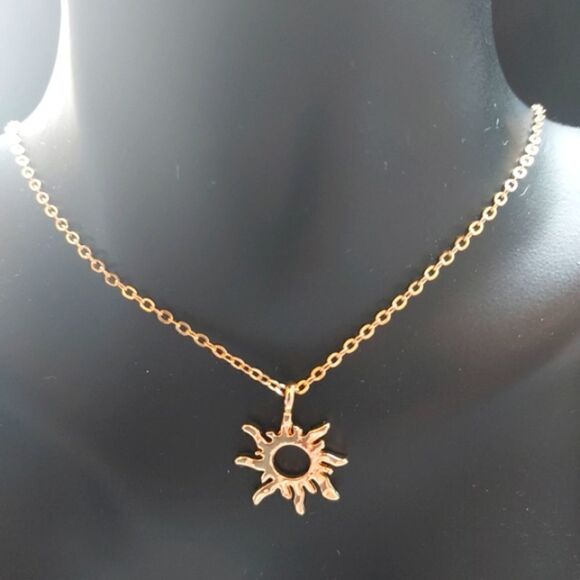 GOLD PLATED SUN PENDANT NECKLACE WITH INSPIRATION CARD - Picture 11 of 13